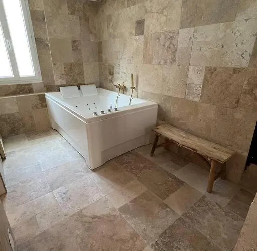 Romantique Boheme Chic Avec Bain A Remous Lägenhet