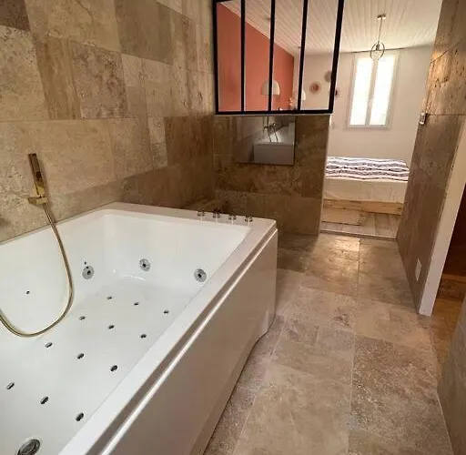 Romantique Boheme Chic Avec Bain A Remous Lägenhet La Londe-les-Maures